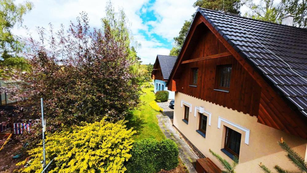 Chaty Kolodeje - Ubytovani U Reky V Soukromem Arealu-Orange Kolodeje nad Luznici Экстерьер фото